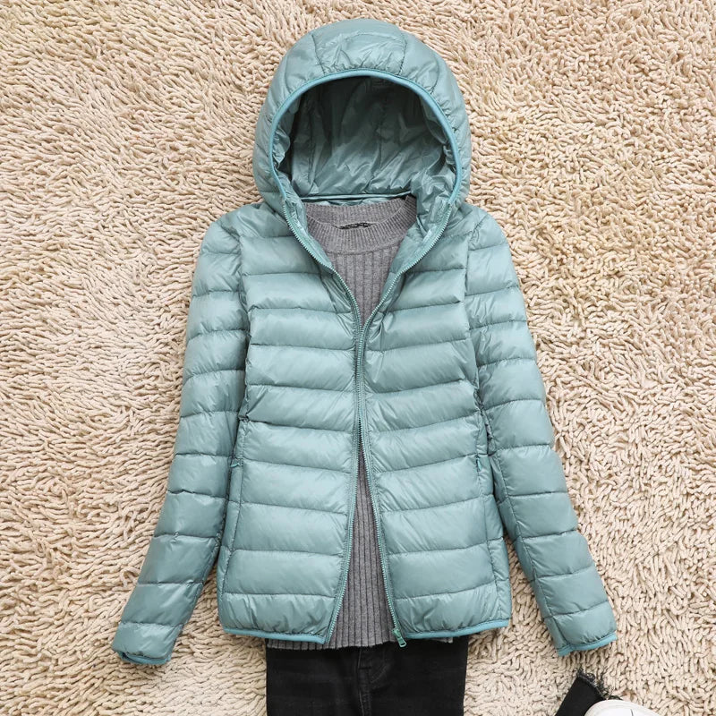 ShopNory | Ultraleichte Damen Daunenjacke mit Kapuze