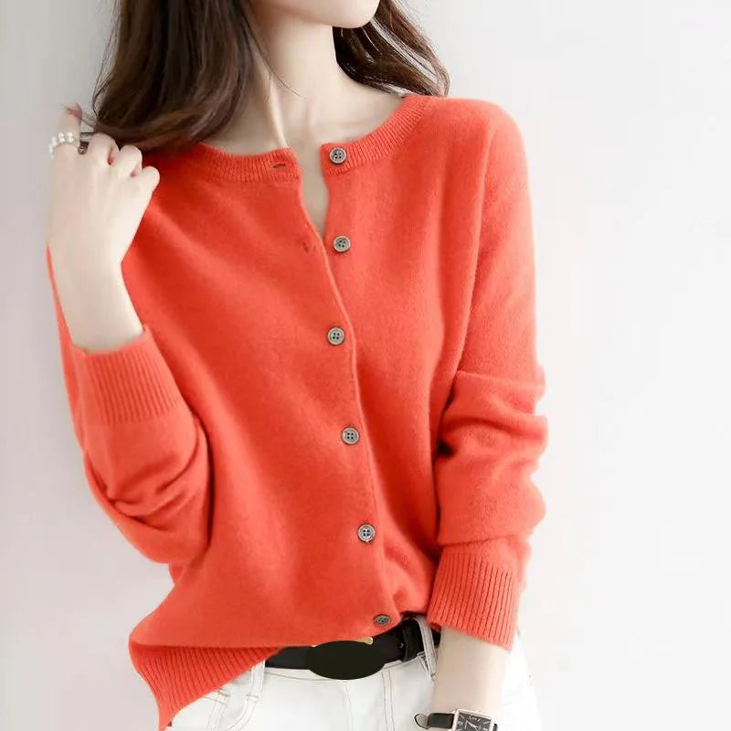 Klassische Strickjacke