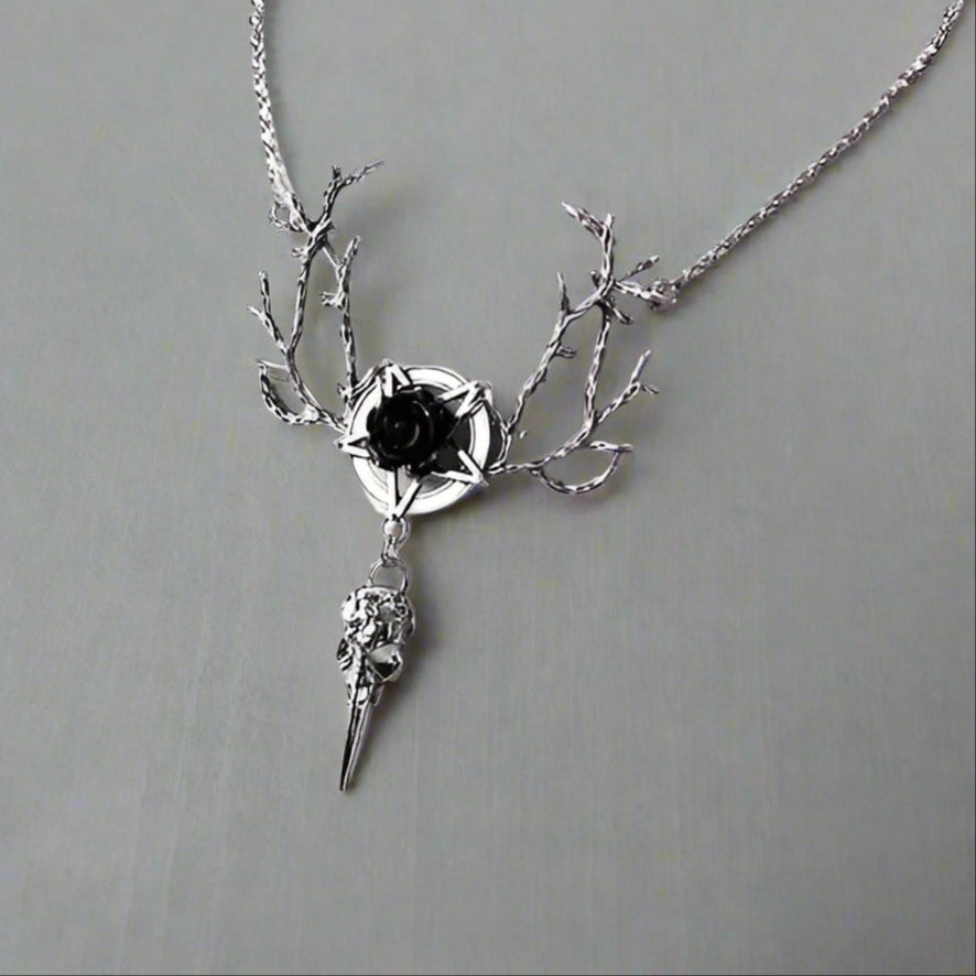 Schwarze Rose Äste Raben Schädel Silber Halskette | Shop Nory