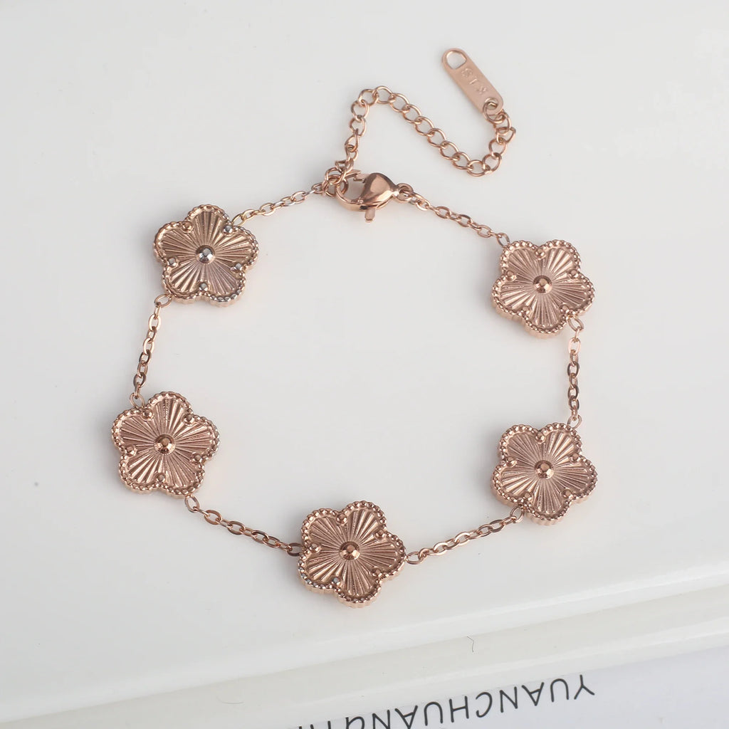 Klassisches Edelstahl Fünf-Blumen-Armband für Damen Shop Nory