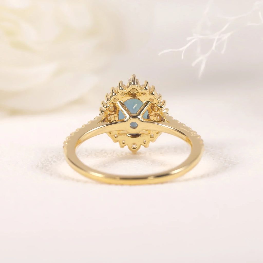 Alexandrit-Ring mit Geburtsstein Juni, mit Diamant-CZ und ovalem Alexandrit | Shop Nory
