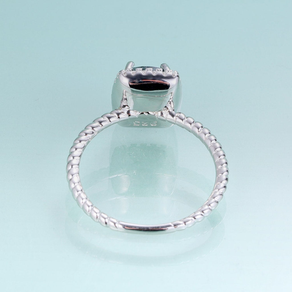 Moosachat-Verlobungsring in silbernem Halo-Ring in rechteckiger Form | Shop Nory