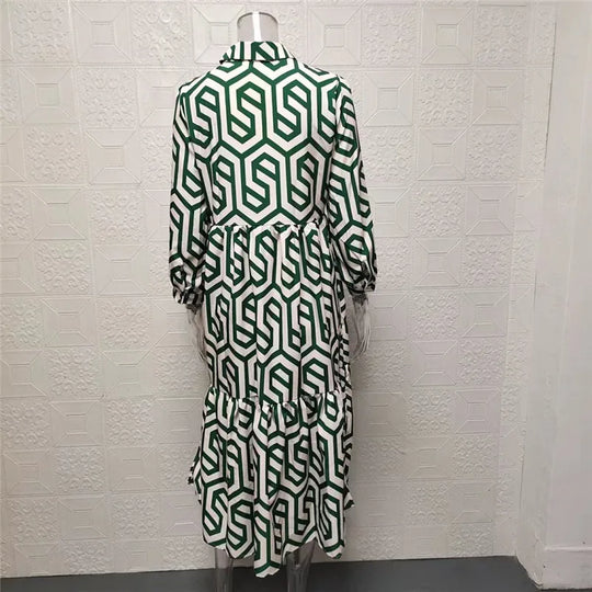 Langärmliges Kleid Mit Geometrischem Muster