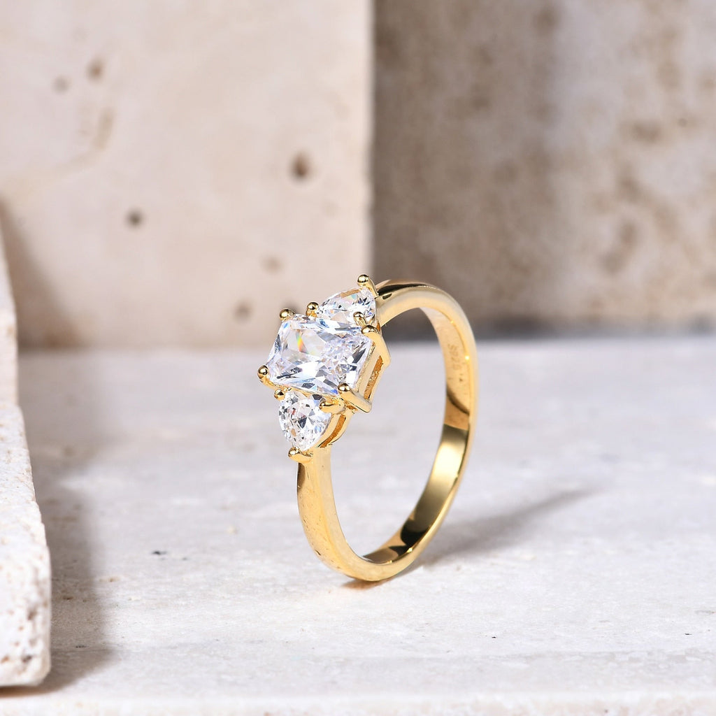Moissanit-Verlobungsring. Meghan Markle-Verlobungsring mit drei Steinen | Shop Nory