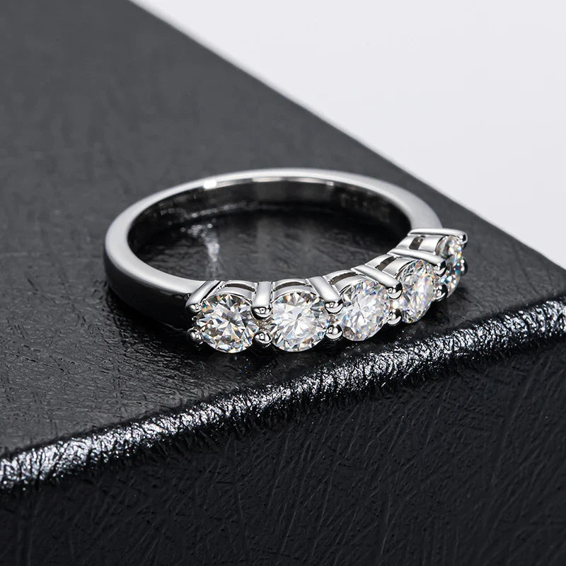 Strahlender Moissanit Eleganz Ring | Shop Nory