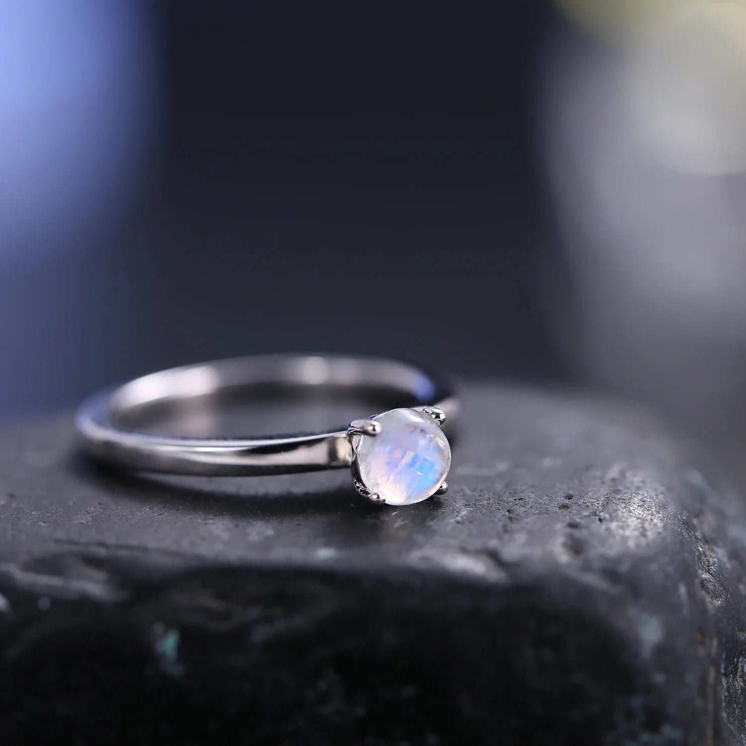 Ring aus natürlichem Mondstein, schlicht, minimalistisch und zierlich aus Sterlingsilber | Shop Nory