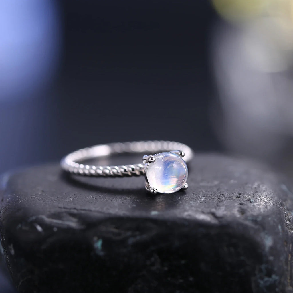 Echter Mondsteinring aus zierlichem und schlichtem Sterlingsilber | Shop Nory