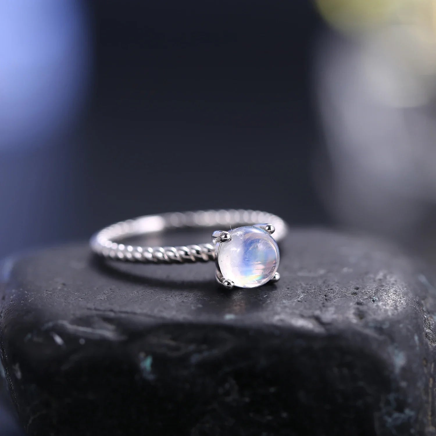 Echter Mondsteinring aus zierlichem und schlichtem Sterlingsilber | Shop Nory