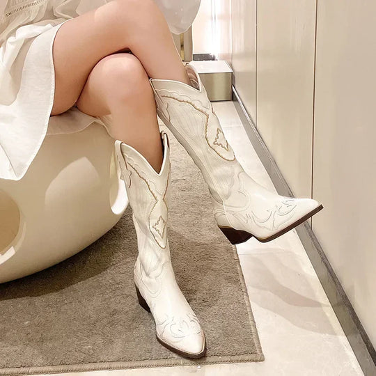 Bestickte Cowboy-Stiefel