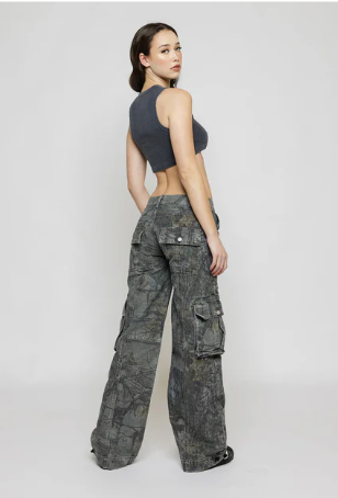 Niedrig taillierte Cargo-Hose Braun Camo