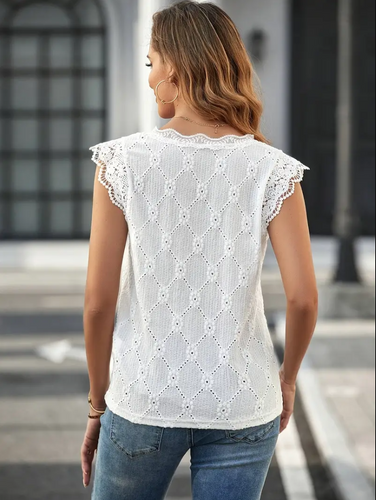Shopnory | Top mit V-Ausschnitt und Stickerei