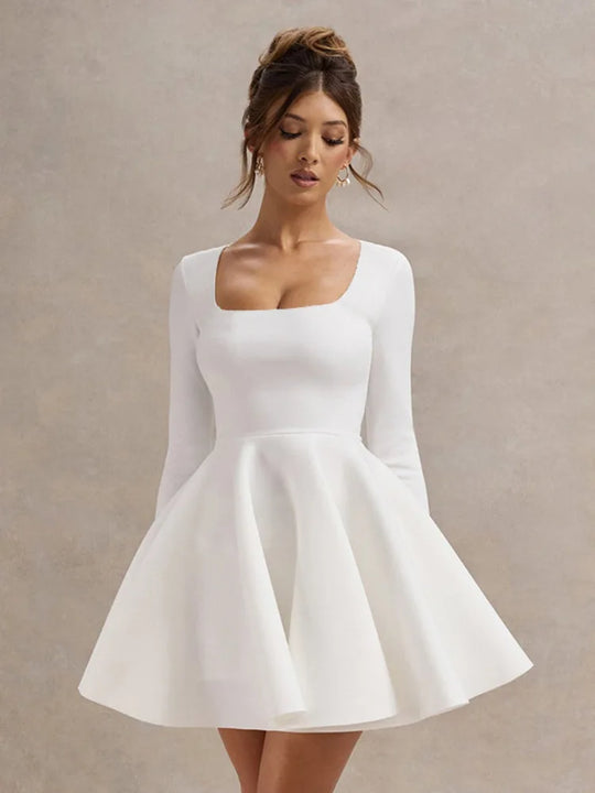 Elegantes Weißes Mini-Kleid Mit Quadrat-Ausschnitt