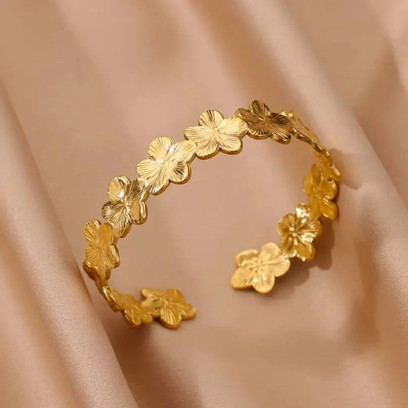 Vintage Floral Armreif – Goldfarbiger Edelstahl-Bangle für Frauen Shop Nory