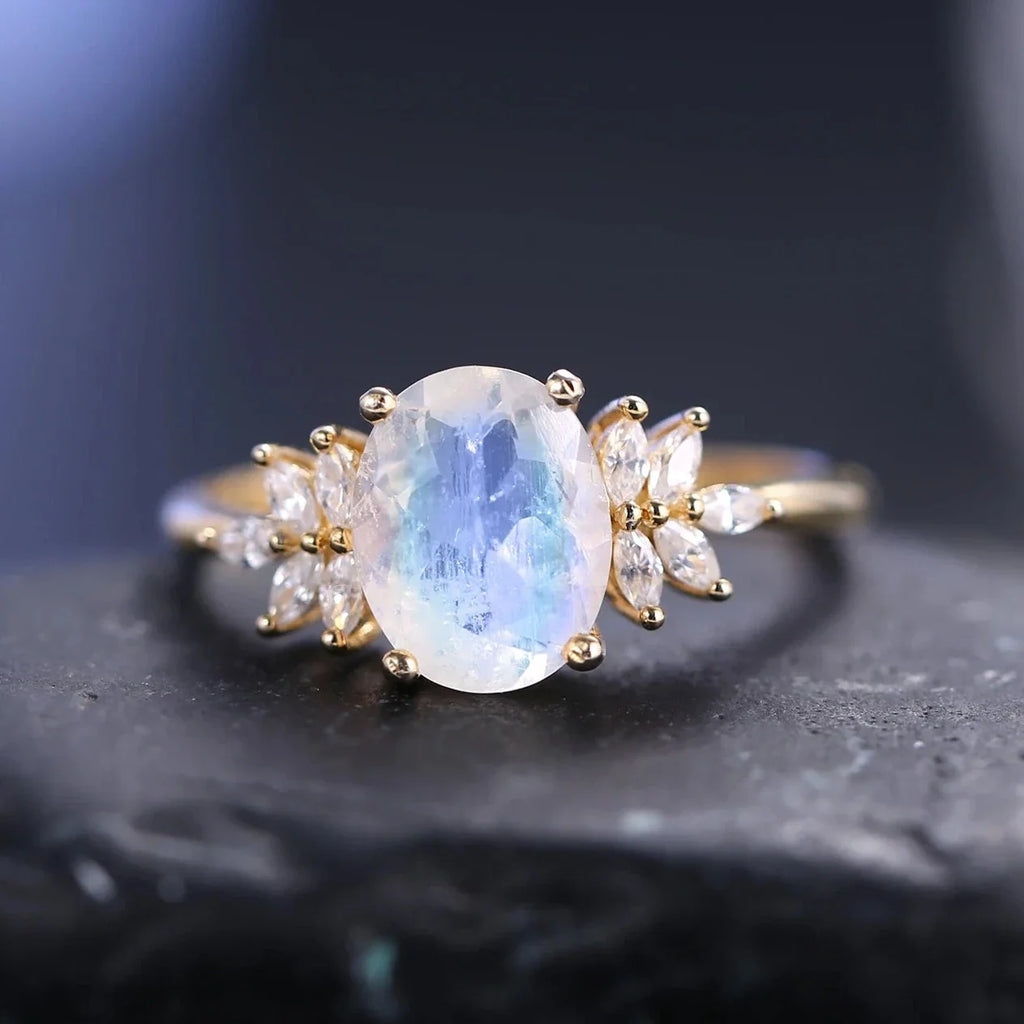 Mondstein-Ehering mit einem echten Mondstein und einem Diamanten | Shop Nory