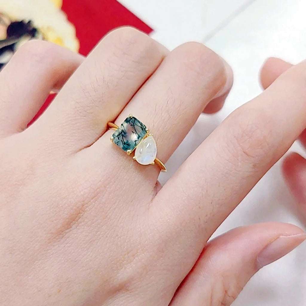 Ring „Du und ich“ mit einem natürlichen grünen Moosachat und einem Mondstein-Toi et Moi-Ring | Shop Nory
