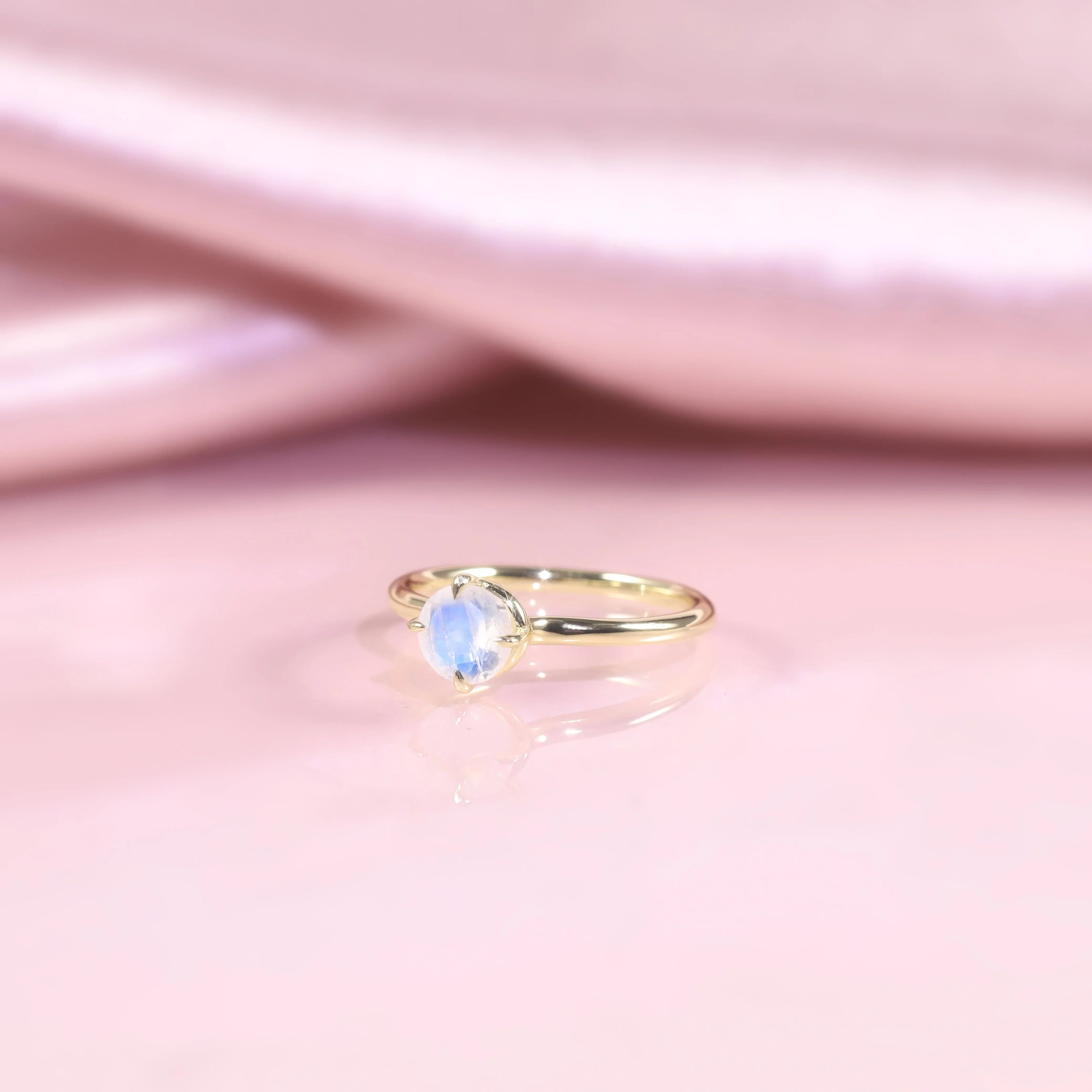 Mondstein-Kristallring minimalistisch mit rundem Mondstein Boho-Ring Edelsteinring | Shop Nory