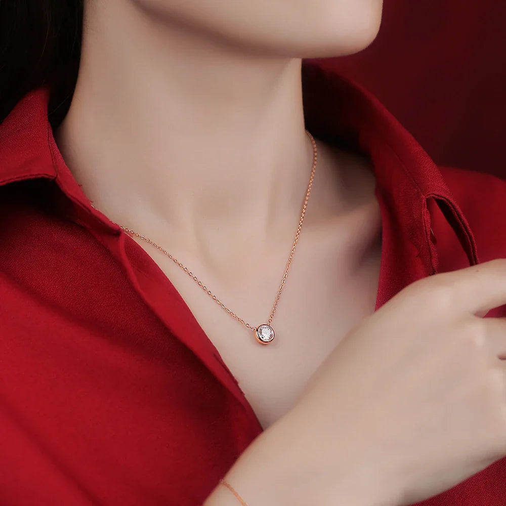 Strahlende Moissanit Luxus Halskette - 18k Vergoldete Eleganz | Shop Nory