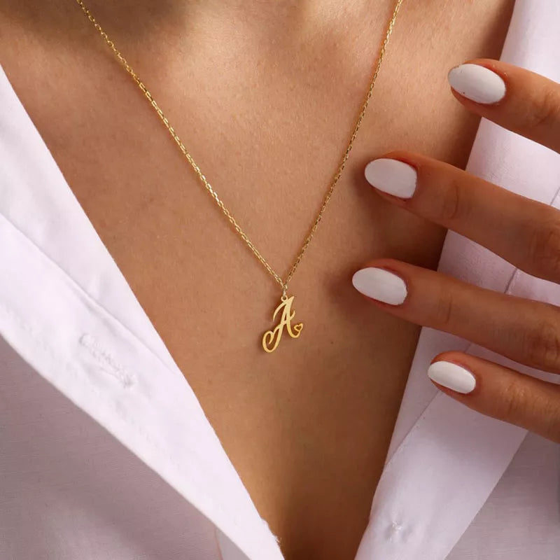 Stylische A-Z Initialbuchstaben Anhänger Halsketten | Shop Nory
