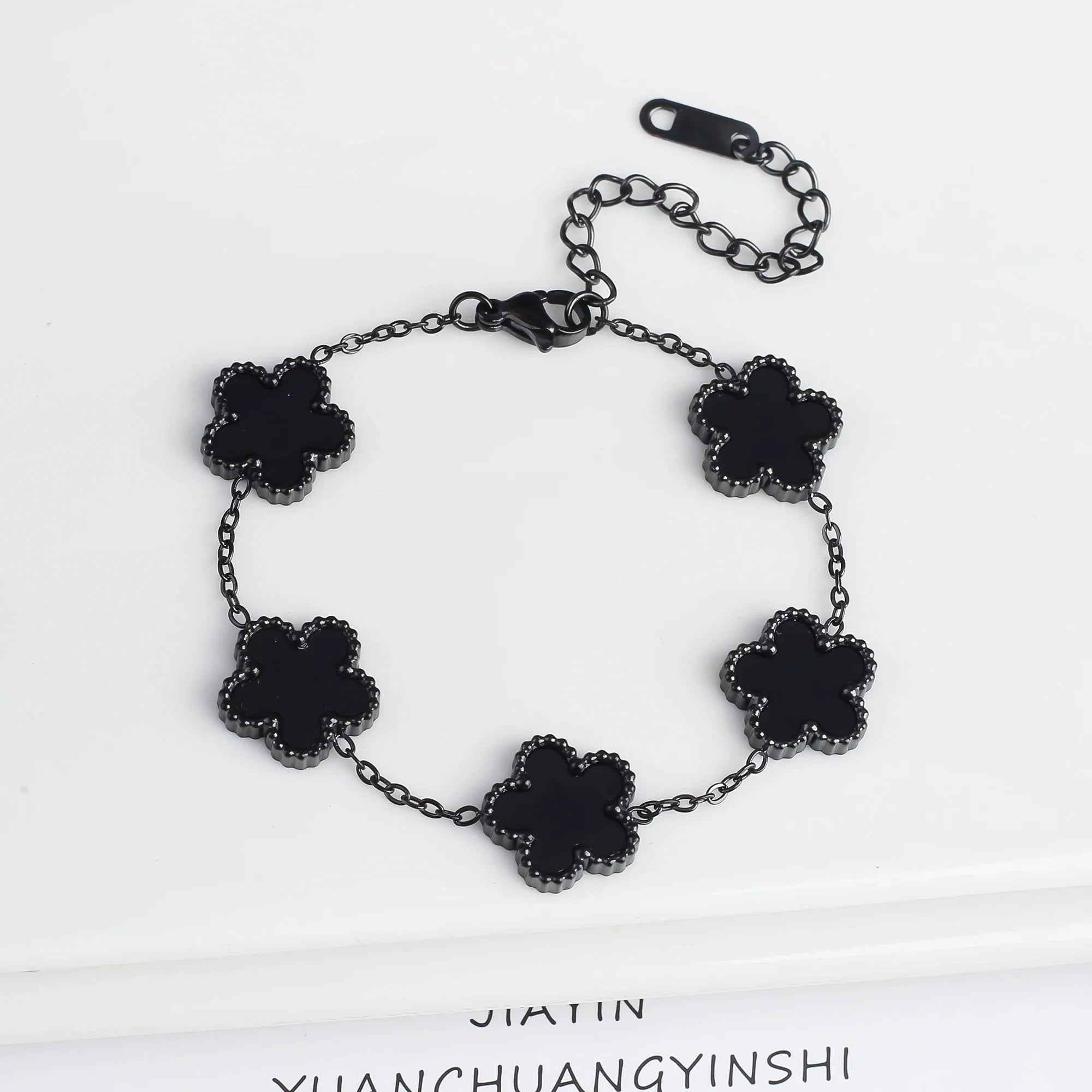 Klassisches Edelstahl Fünf-Blumen-Armband für Damen Shop Nory