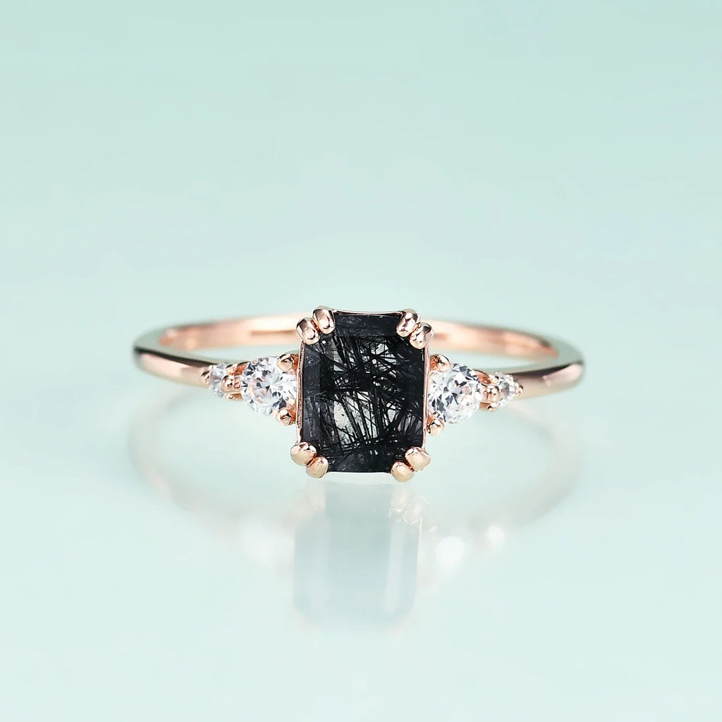 Schwarzer Rutilquarz-Ehering, rechteckiger, einzigartiger Verlobungsring aus 14 Karat Roségold | Shop Nory