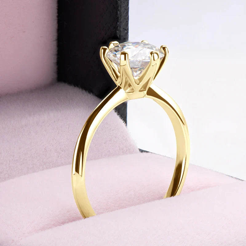 Strahlender Moissanit Luxus Ring aus 925 Silber & 14K Gold plattiert | Shop Nory