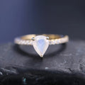 Tropfenförmiger Mondstein-Ring aus Sterlingsilber mit Mondstein-Versprechensring | Shop Nory