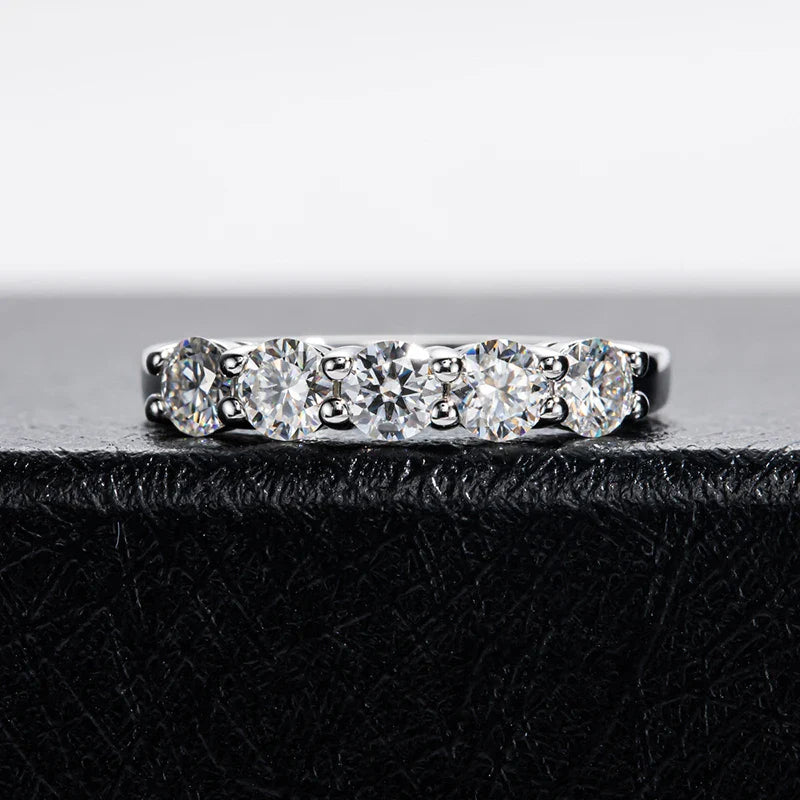 Strahlender Moissanit Eleganz Ring | Shop Nory
