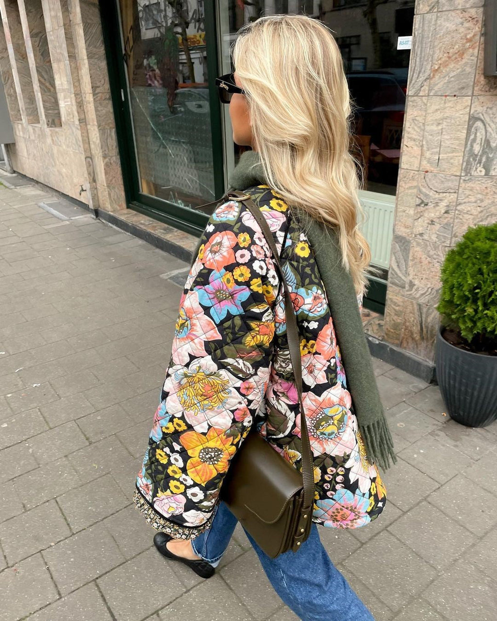 Blumengemusterte WendShopnorylouson Wärme und Stil in Einem Boho-design
