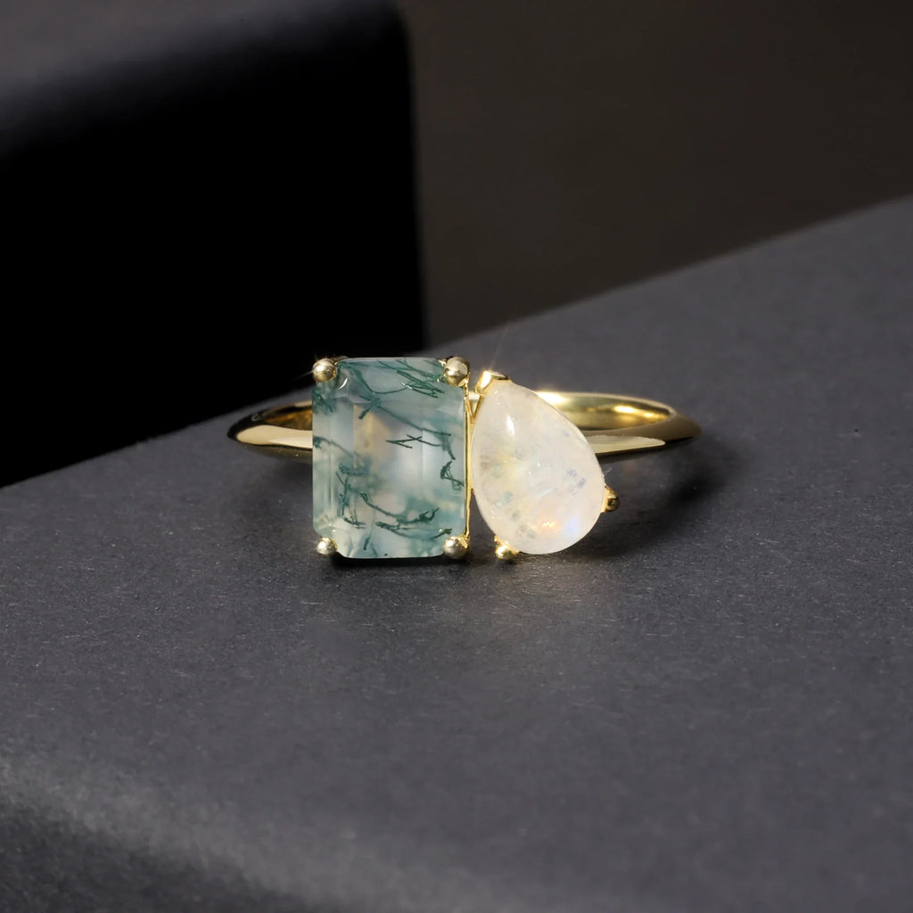 Ring „Du und ich“ mit einem natürlichen grünen Moosachat und einem Mondstein-Toi et Moi-Ring | Shop Nory
