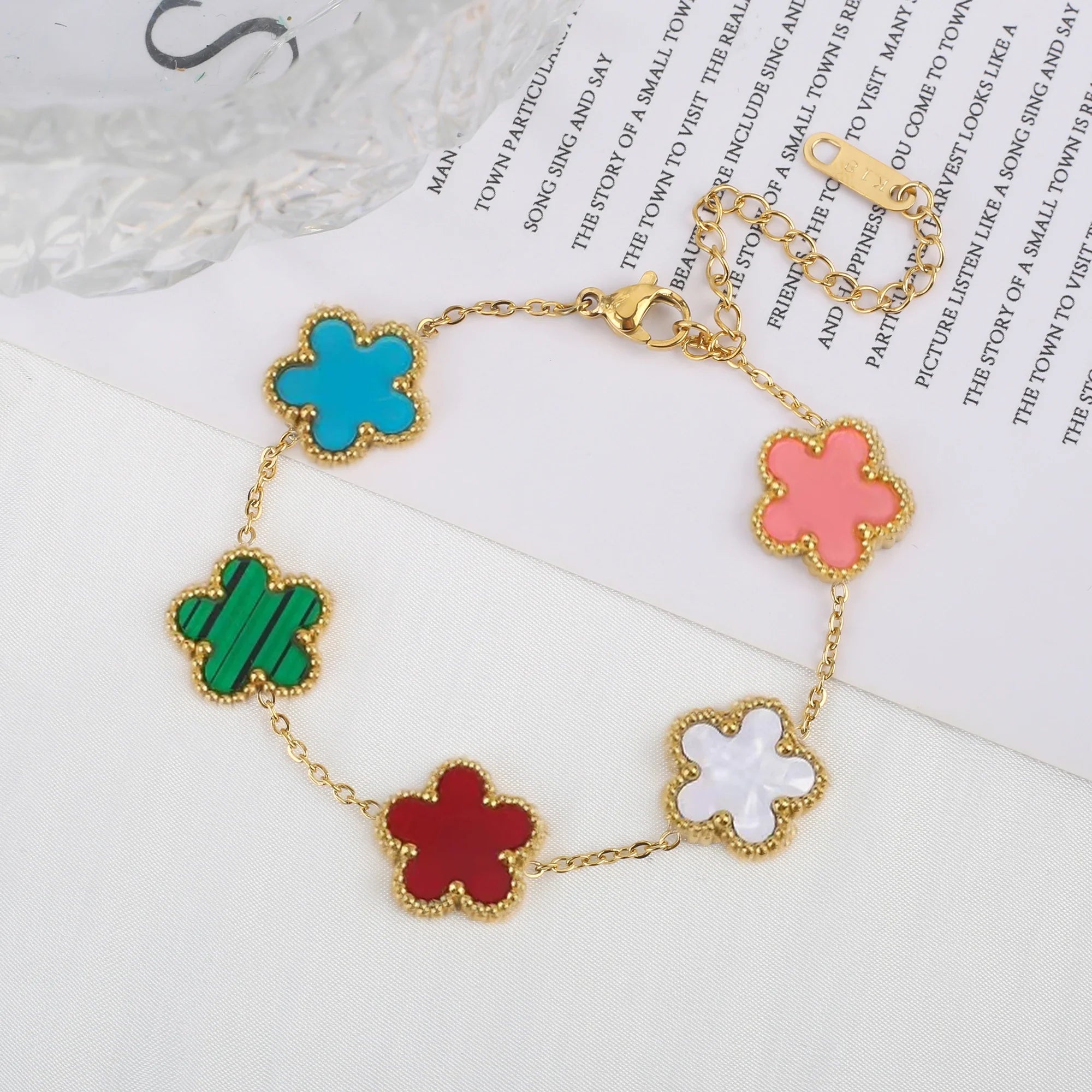 Klassisches Edelstahl Fünf-Blumen-Armband für Damen Shop Nory
