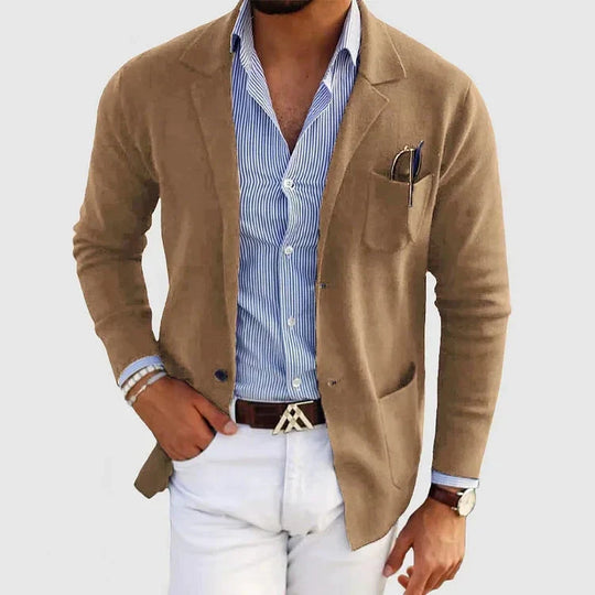 Formeller Herrenblazer mit Reverskragen und Knopftaschen