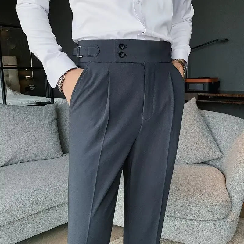 Chic Hochtaillierte Chinohose