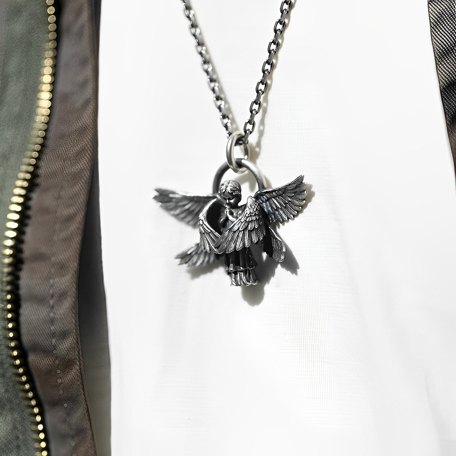 Klassisches Hochwertiges Engel Gebet Unisex Anhänger Mit Kette | Shop Nory