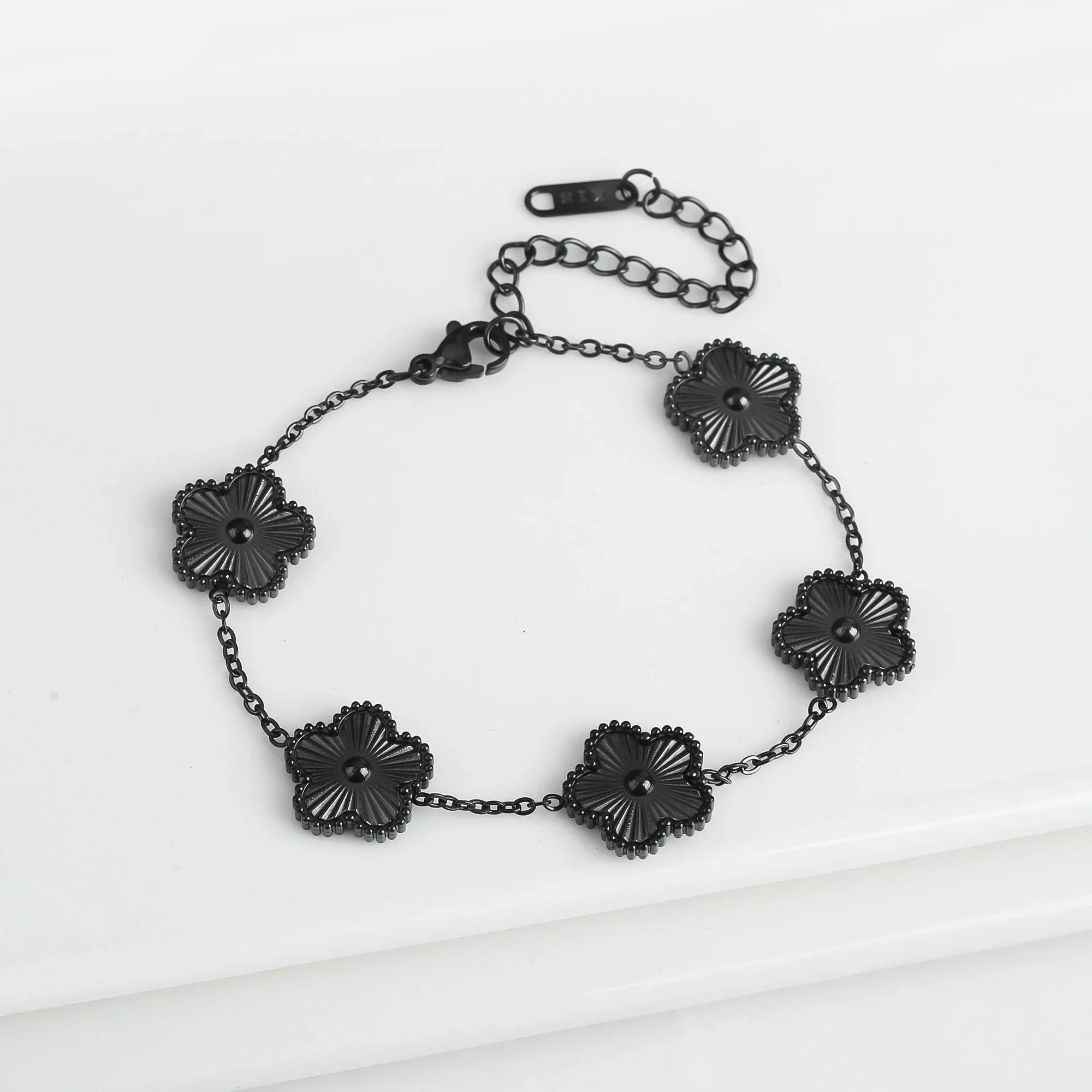 Klassisches Edelstahl Fünf-Blumen-Armband für Damen Shop Nory