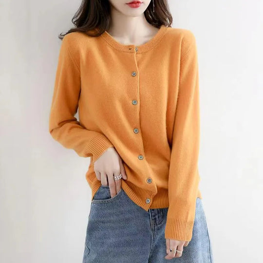Klassische Strickjacke