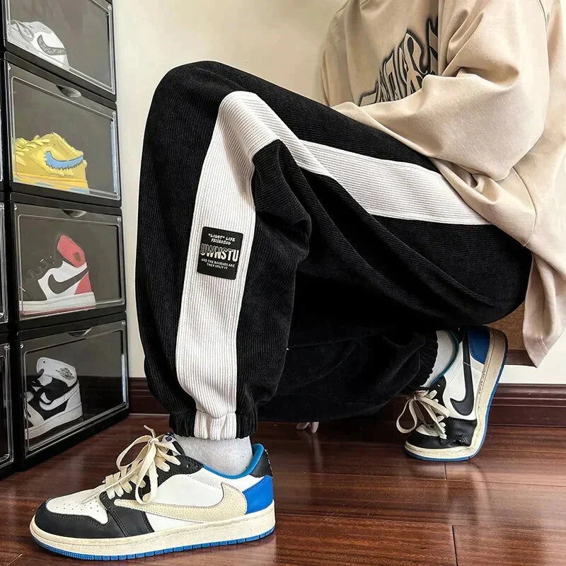 Streetwear-Herren-Jogginghose im Patch-Design