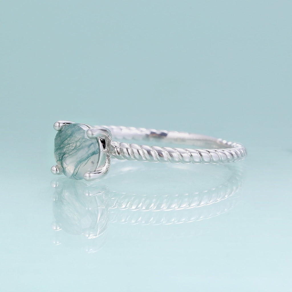 Damen-Solitärring aus Moosachat, minimalistisch und zierlich in Silber | Shop Nory