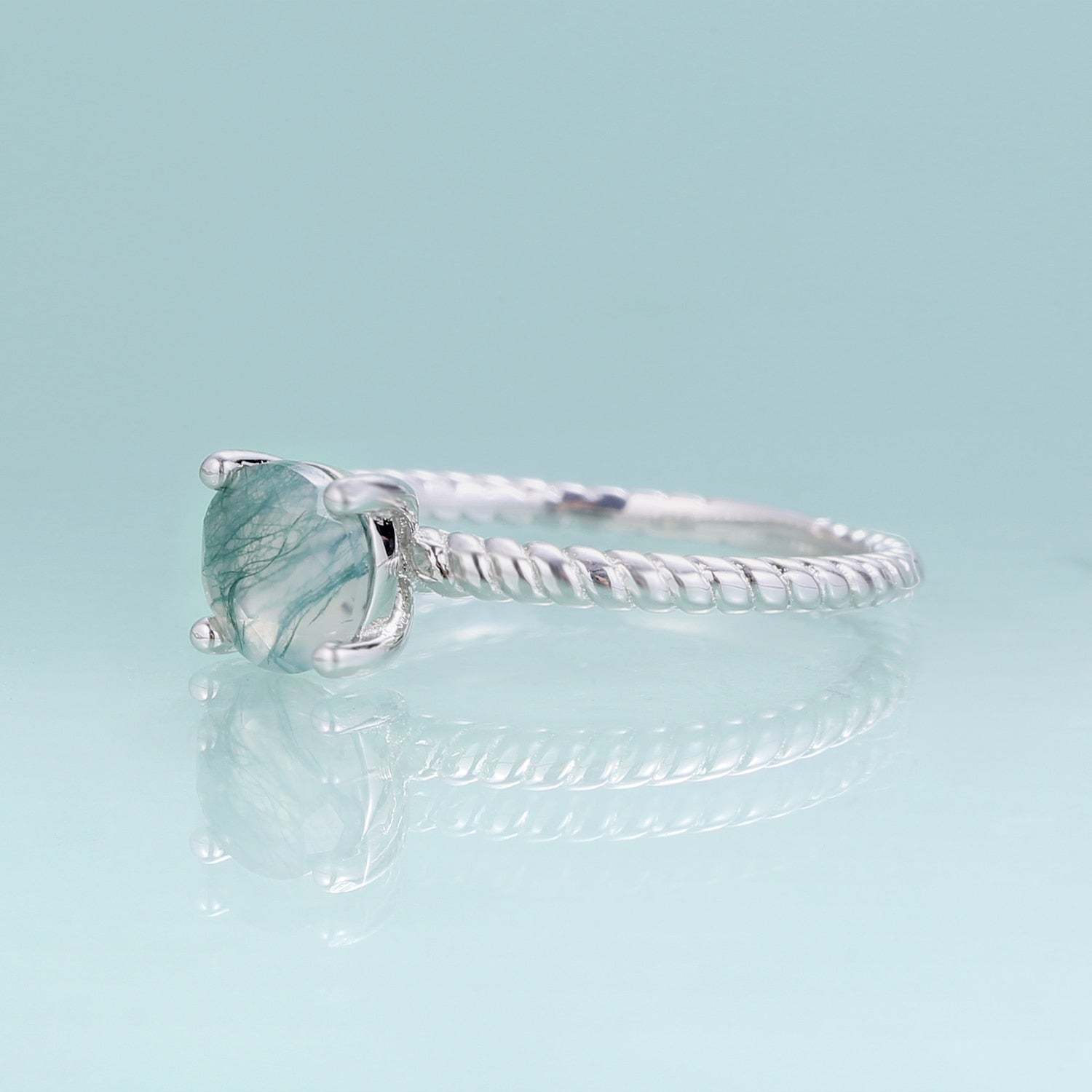 Damen-Solitärring aus Moosachat, minimalistisch und zierlich in Silber | Shop Nory