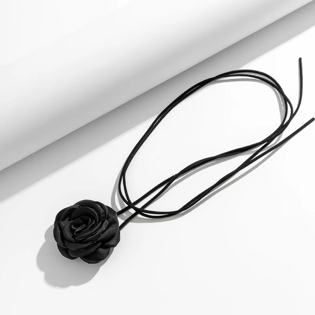 Romantische große Rosen Schlüsselbein Choker Halskette | Shop Nory
