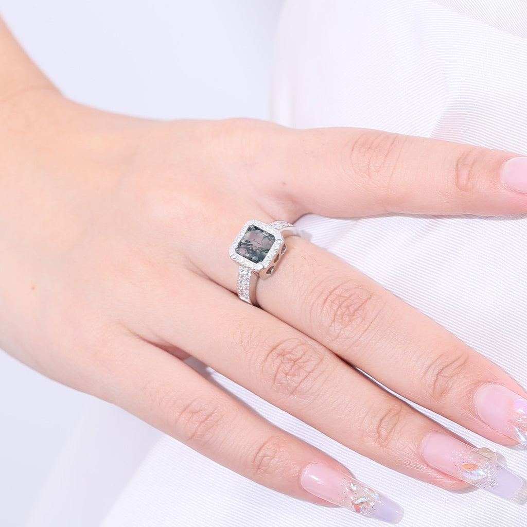 Herrenring aus Moosachat mit quadratischer Halo-Fassung in Silber | Shop Nory