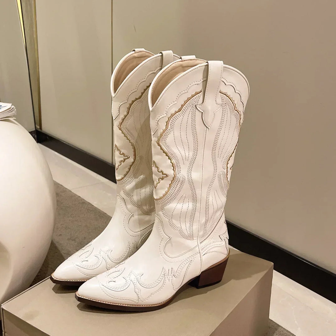 Bestickte Cowboy-Stiefel