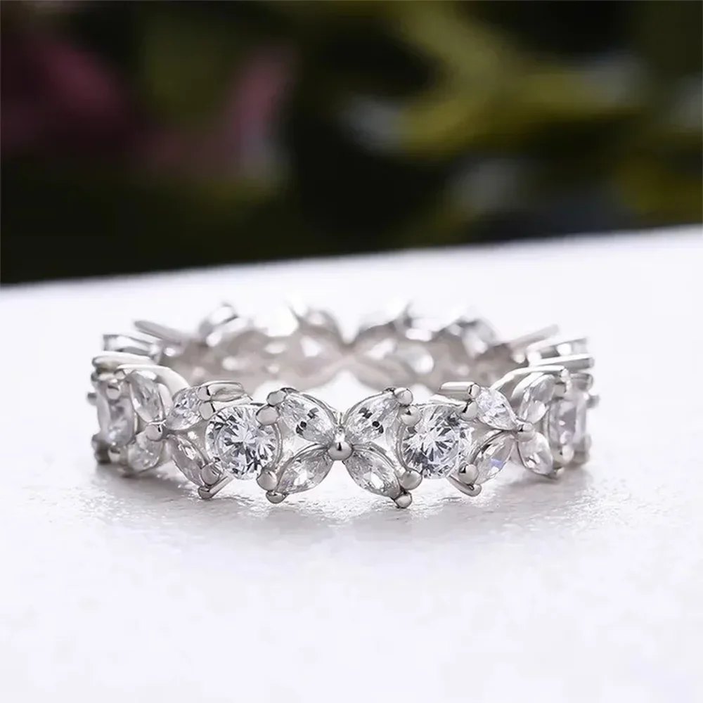 Strahlendes Moissanite Eternity Band aus S925 Silber | Shop Nory