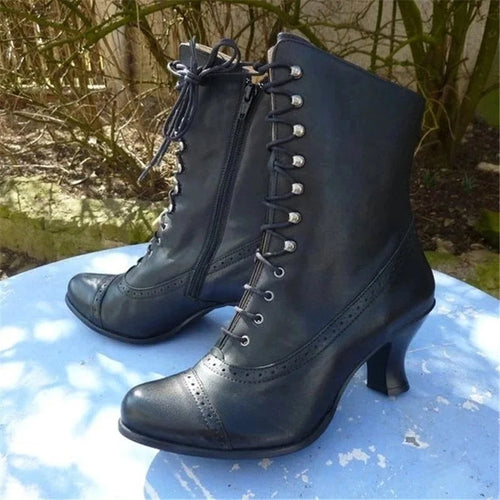 Viktorianische Schnürstiefel mit Absatz