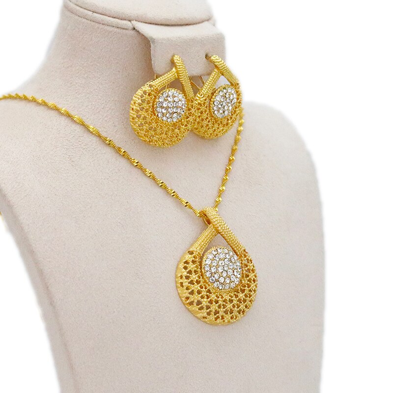 Damen Gold Rund Überlappung Kreuz Ausgeschnitten Kristall Anhänger & Ohrringe Halskette Set | Shop Nory