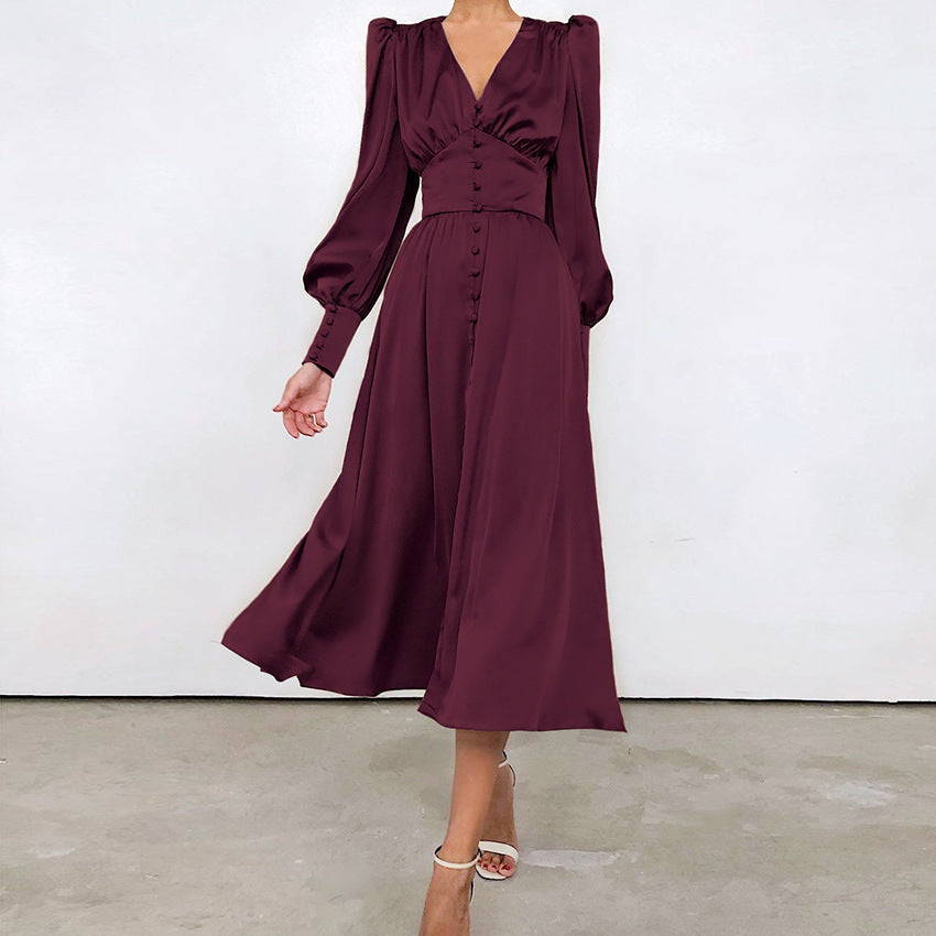 Elegante Satinkleider für Frühling und Sommer
