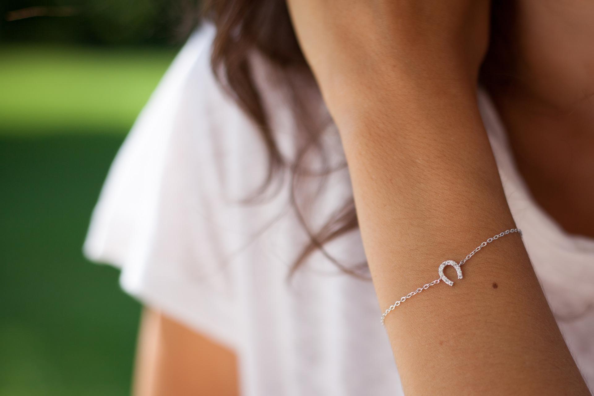 Zirkonia Glückshufeisen Armband aus Silber - Glücksbringer | Shop Nory