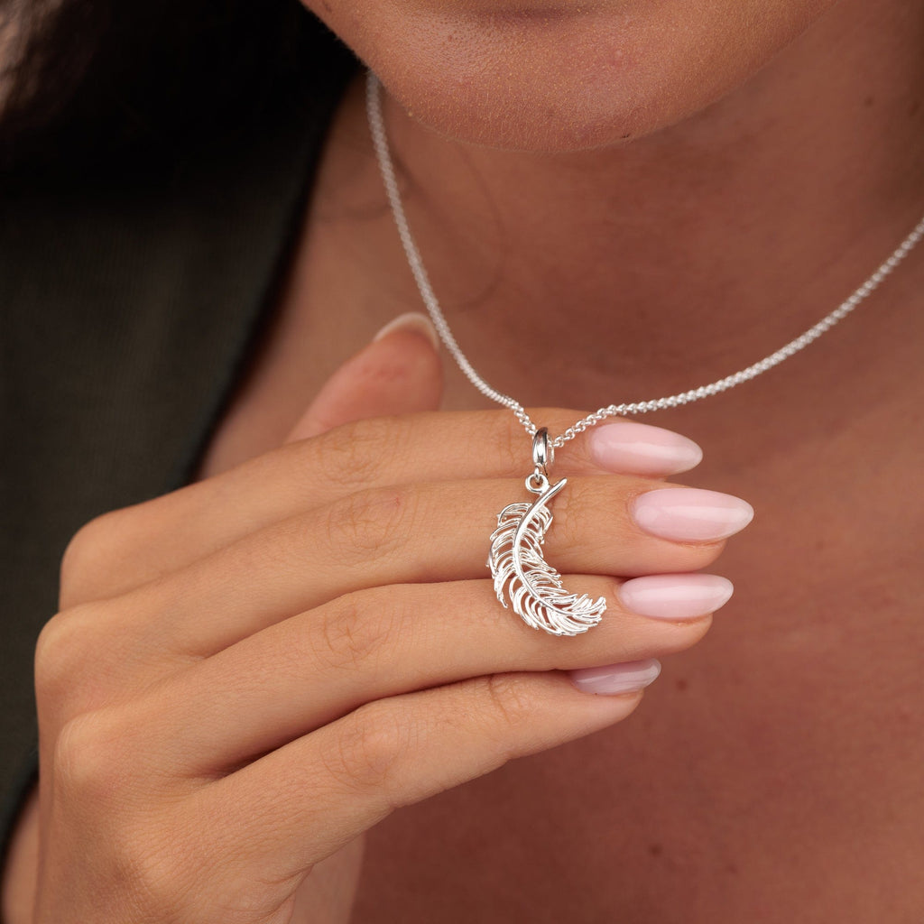 Große Silberfeder Charm-Halskette | Shop Nory