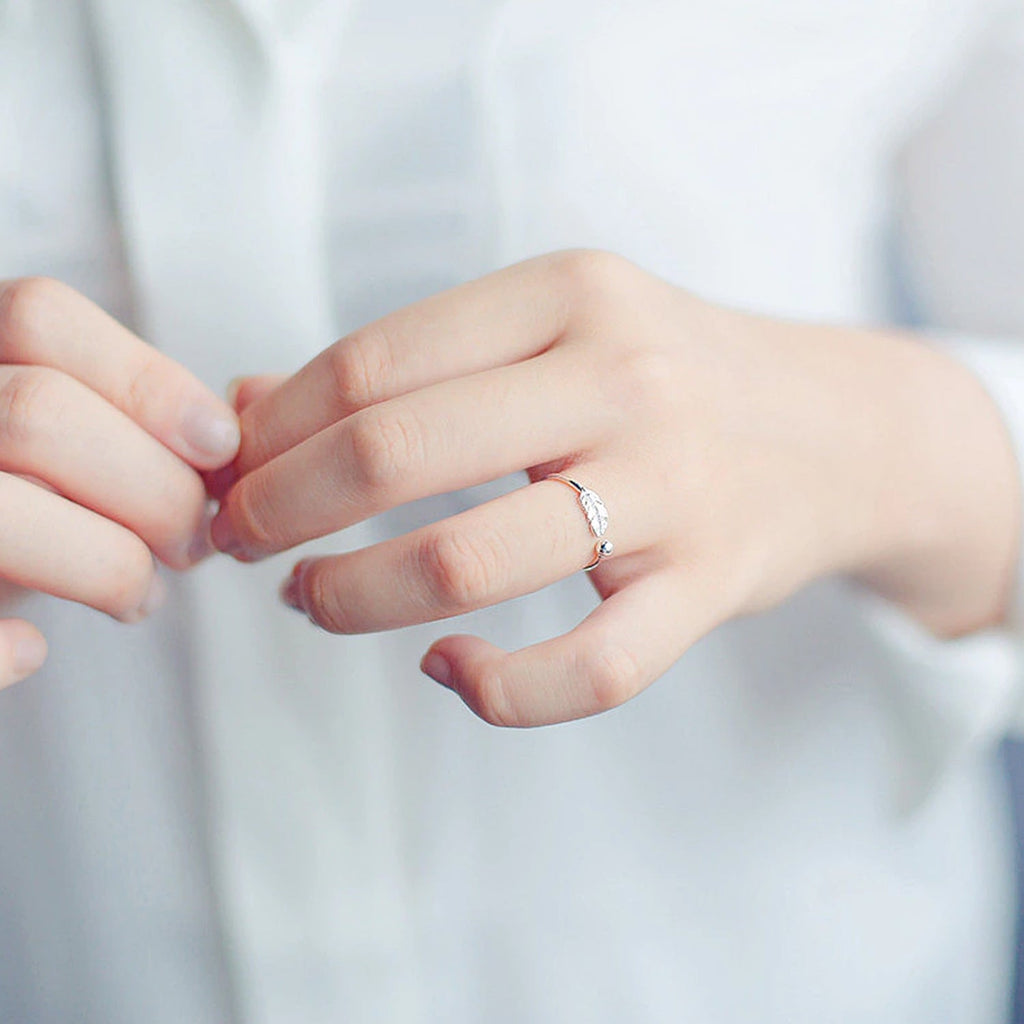 Einfacher feiner Feder-Ring | Shop Nory