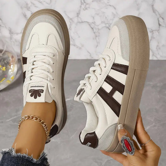 Sneaker | 3 Streifen | Schnürung | Weiße Sneaker | Damenschuhe