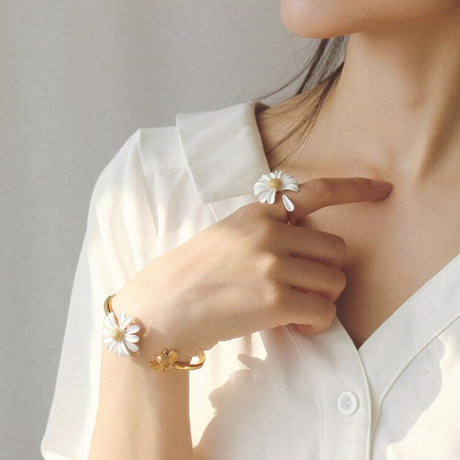 Frühling Weiß Emaille Gänseblümchen Ring | Shop Nory